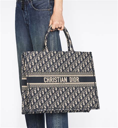 best dior book tote